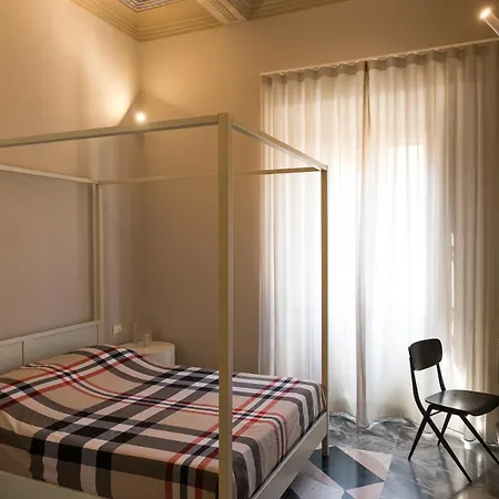 Tanagli Palace アパート